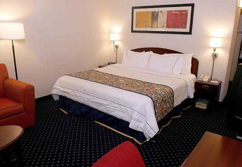 Hotel Courtyard Detroit Utica Zewnętrze zdjęcie